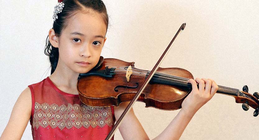 English Stripped Bare - B. Bearington & Naomi Culture & Music: Himari Yoshimura Violin Montreal Mini Violini