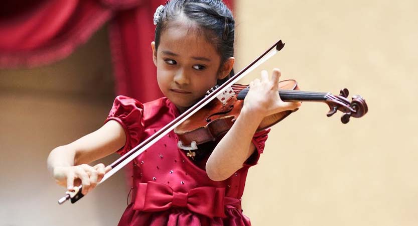 English Stripped Bare - B. Bearington & Naomi Culture & Music: Himari Yoshimura Violin Concorso Violinistico Internazionale